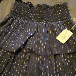 Universal Thread Skirt, Size M